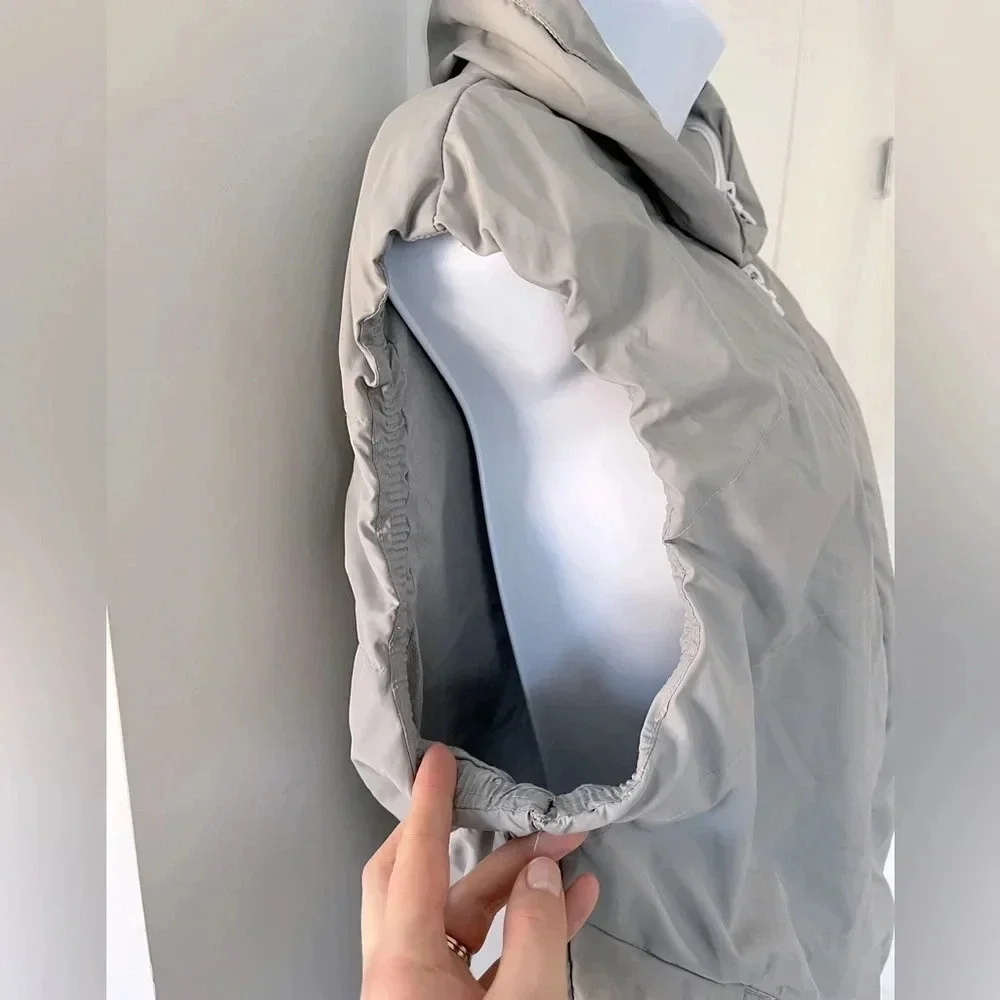 Bench/ Light grey vest/ Hidden zippered hood/ Size US X/L - Picture 2 of 16